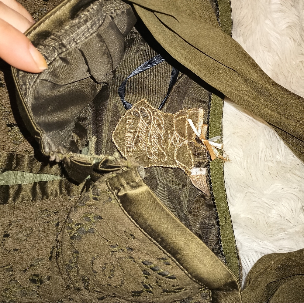 Top - Picture 3 of 4